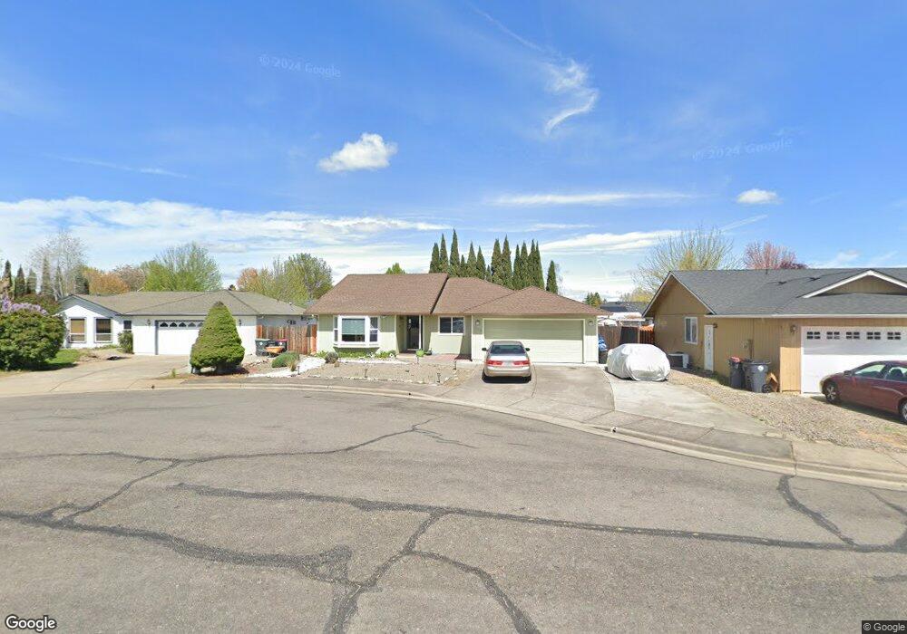 1714 Jessica Cir, Central Point, OR 97502 - photo 1