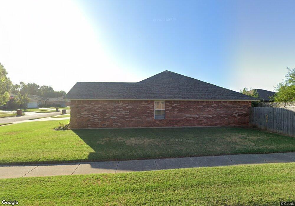 4000 Gyrfalcon Dr, Norman, OK 73072 - photo 1