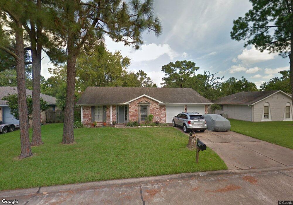 629 Heather Ln, Friendswood, TX 77546 - photo 1