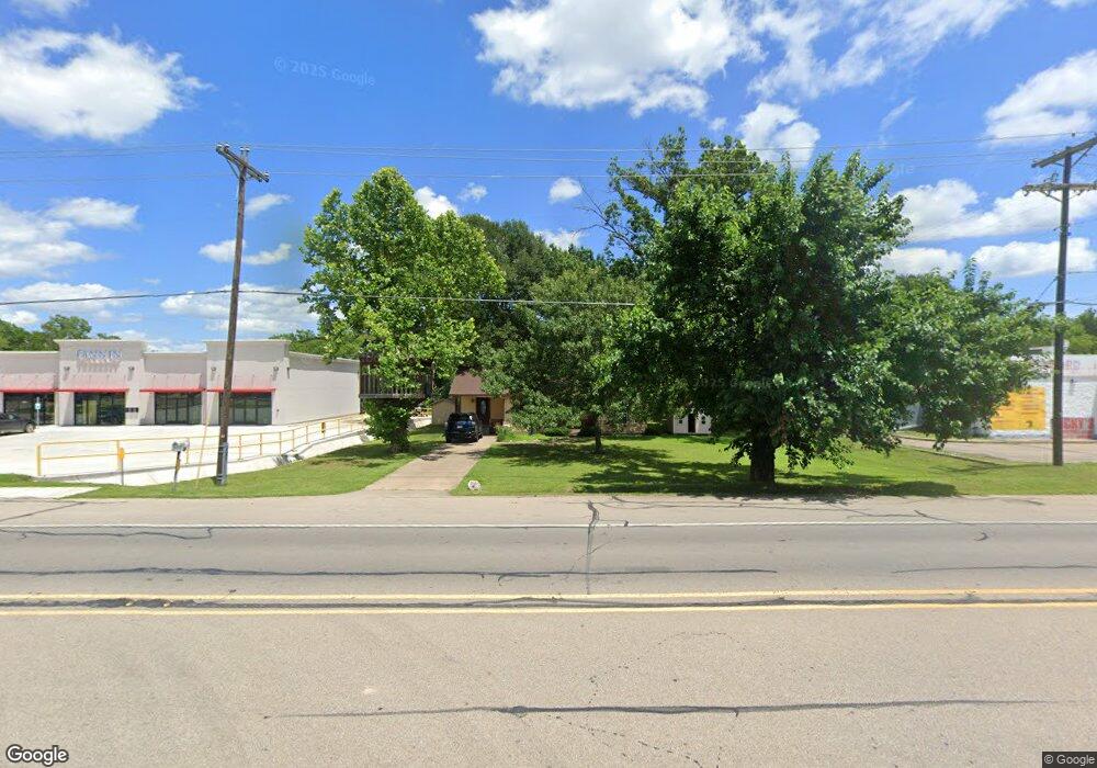 2104 N Center St, Bonham, TX 75418 - photo 1