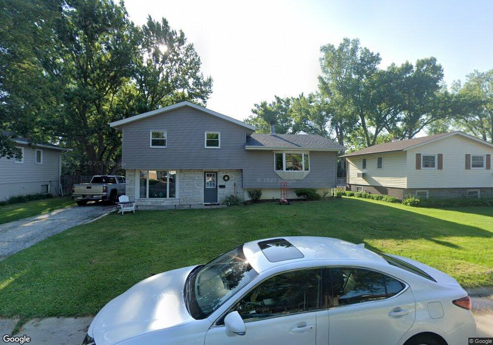 2703 Greenway Dr, Bettendorf, IA 52722 - photo 1