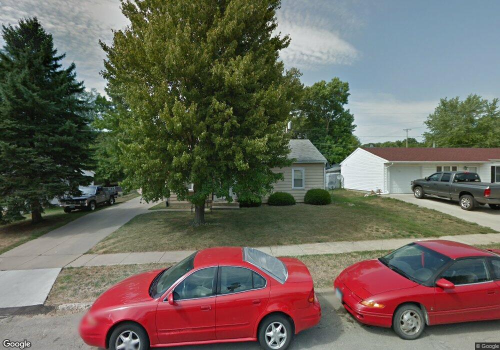 1020 Valleyview Dr, Marion, IA 52302 - photo 1