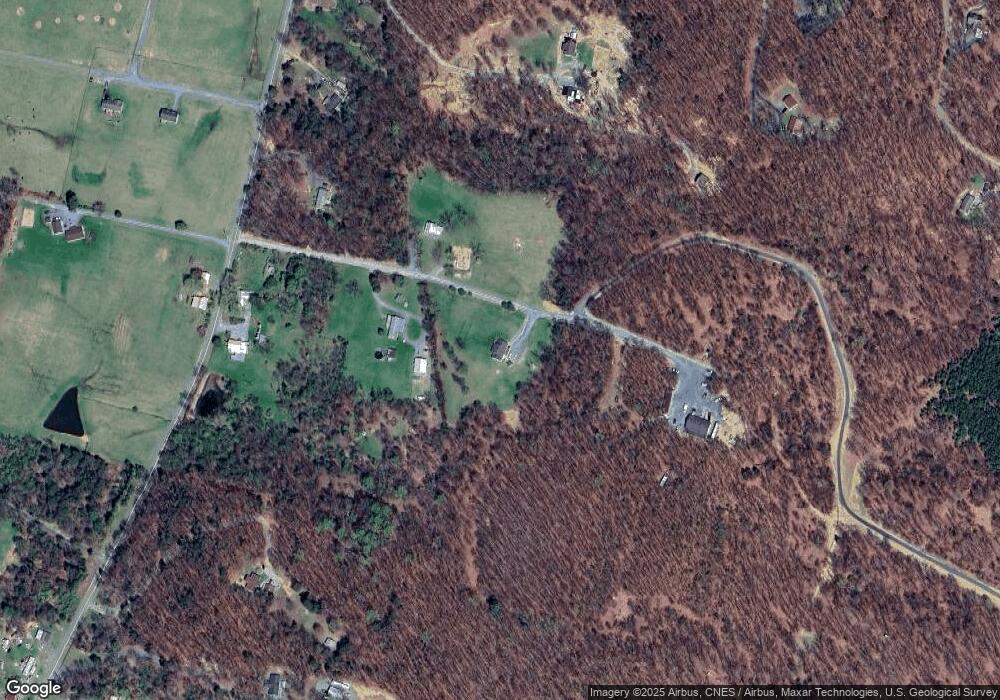 180 Wedgewood Ln, Berkeley Springs, WV 25411 - photo 1