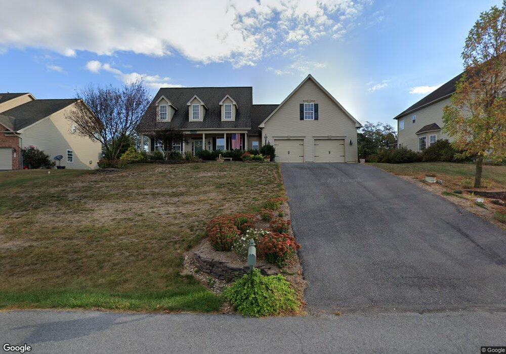 650 Shannon Dr N, Greencastle, PA 17225 - photo 1