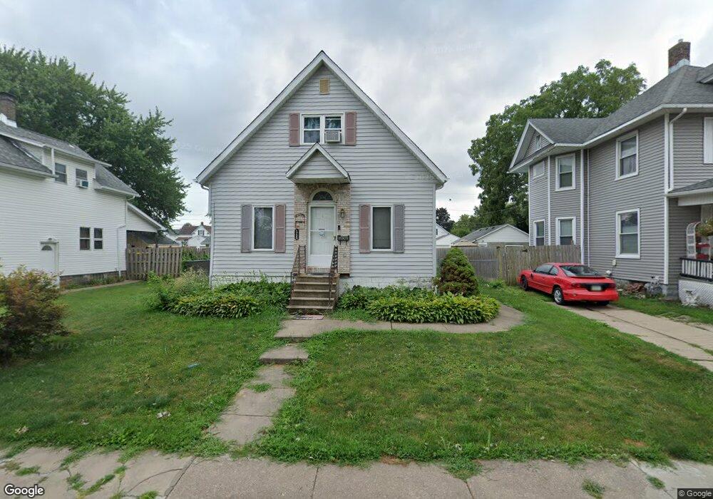 1735 W 17th St, Davenport, IA 52804 - photo 1