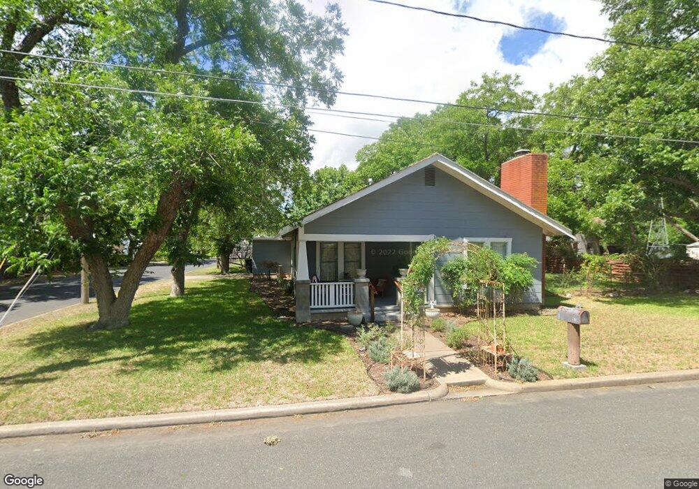 519 W Peach St, Fredericksburg, TX 78624 - photo 1