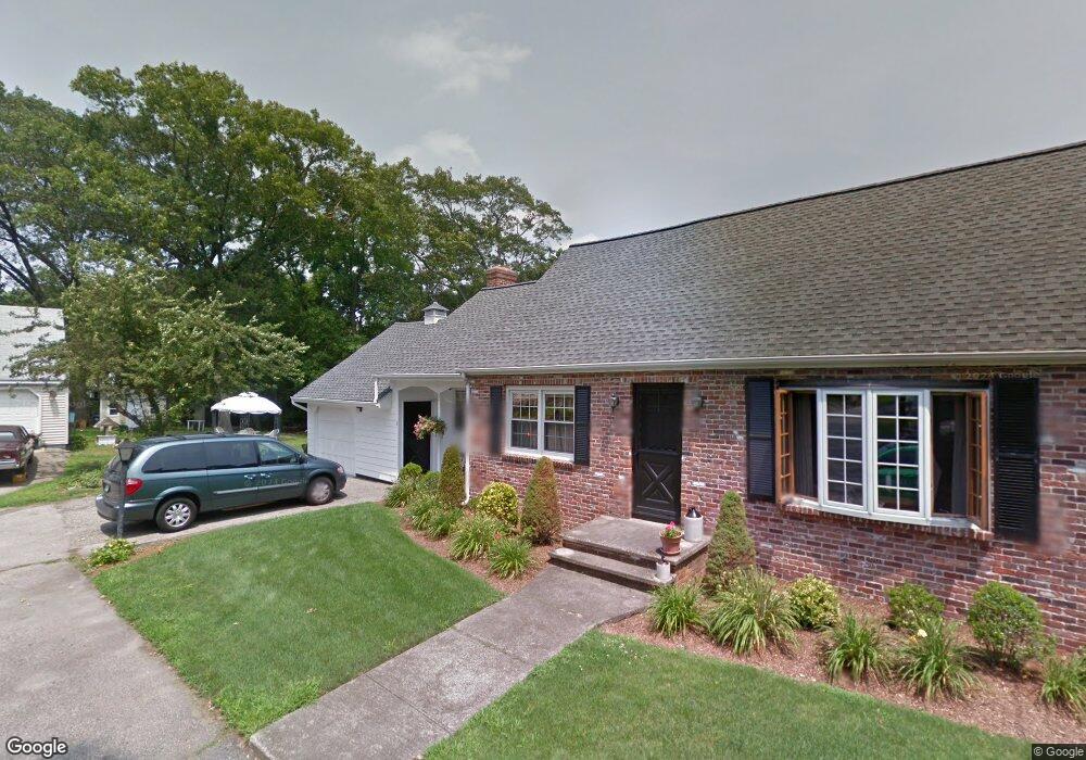 2 Enfield Rd, Warwick, RI 02886 - photo 1