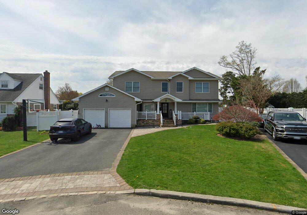 6 Evers Ct, ComMacK, NY 11725 - photo 1