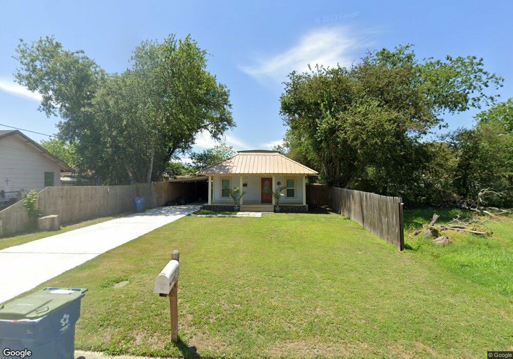 1203 N Berry St, Beeville, TX 78102 - photo 1