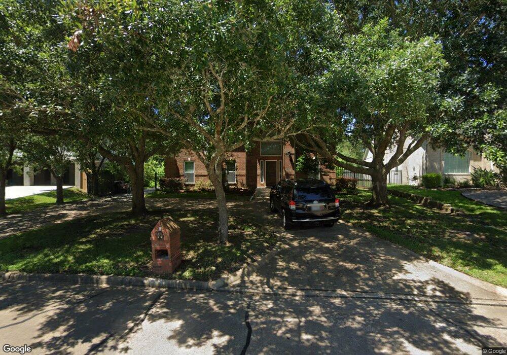 5490 Apple Blossom Ln, Friendswood, TX 77546 - photo 1
