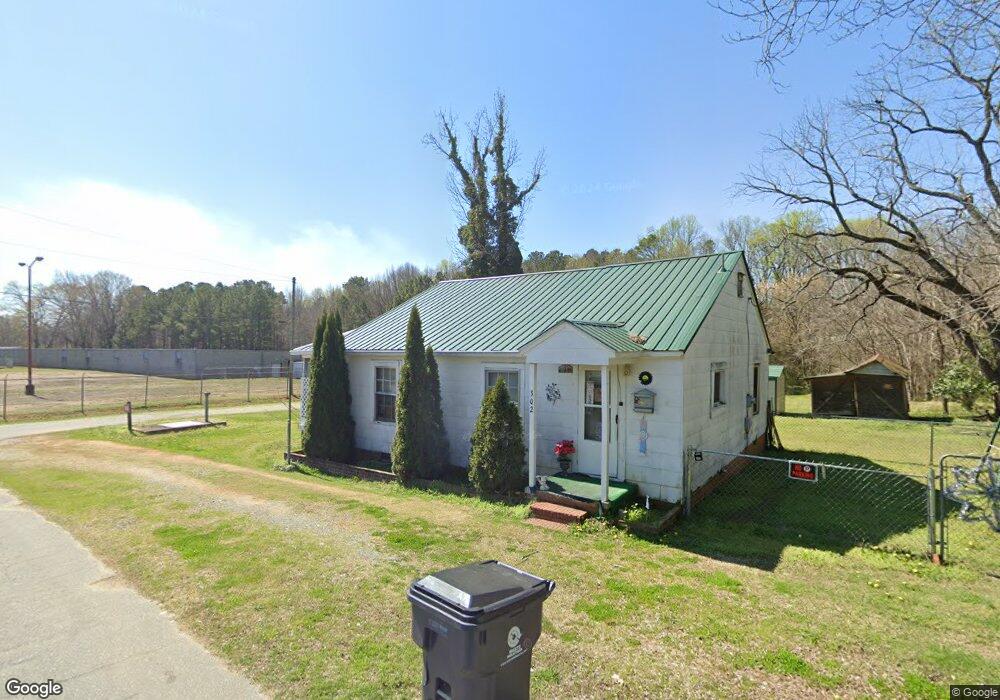 302 Charles St, Siler City, NC 27344 - photo 1