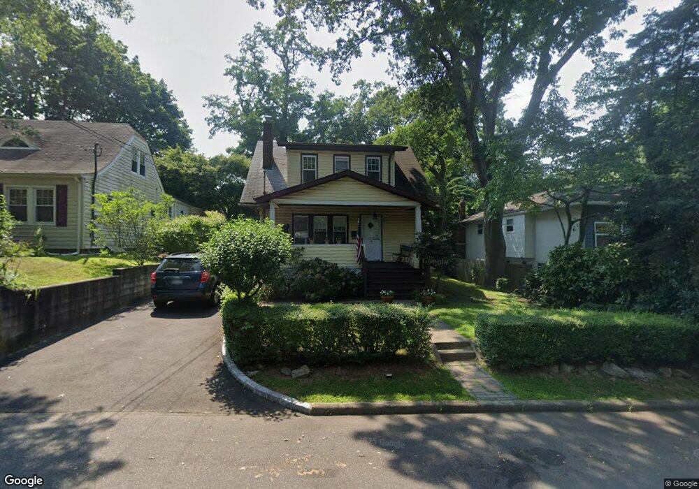 10 Grove St, Sea Cliff, NY 11579 - photo 1