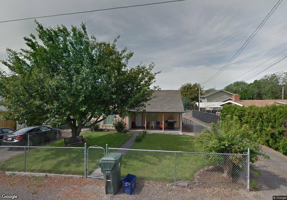 2423 E 14th St, the Dalles, OR 97058 - photo 1