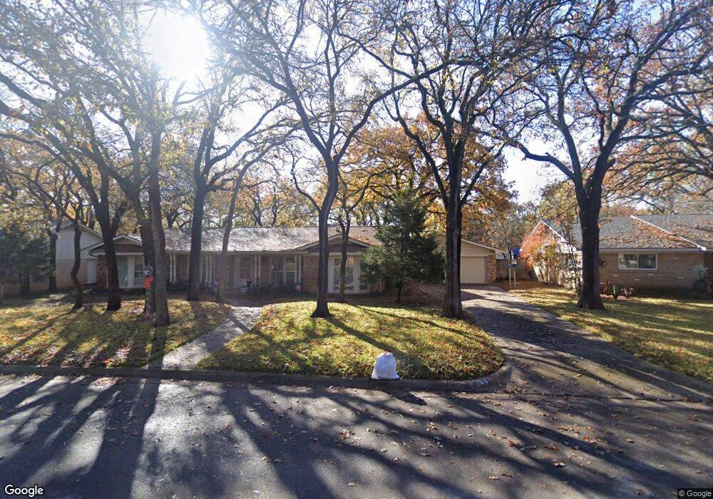 704 King Dr, Bedford, TX 76022 - photo 1