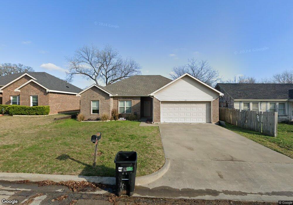 207 S Tower St, Weatherford, TX 76086 - photo 1