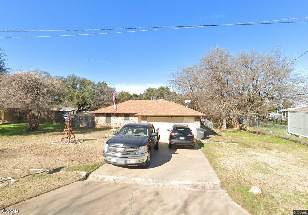 902 Woodview Dr, Granbury, TX 76048 - photo 1