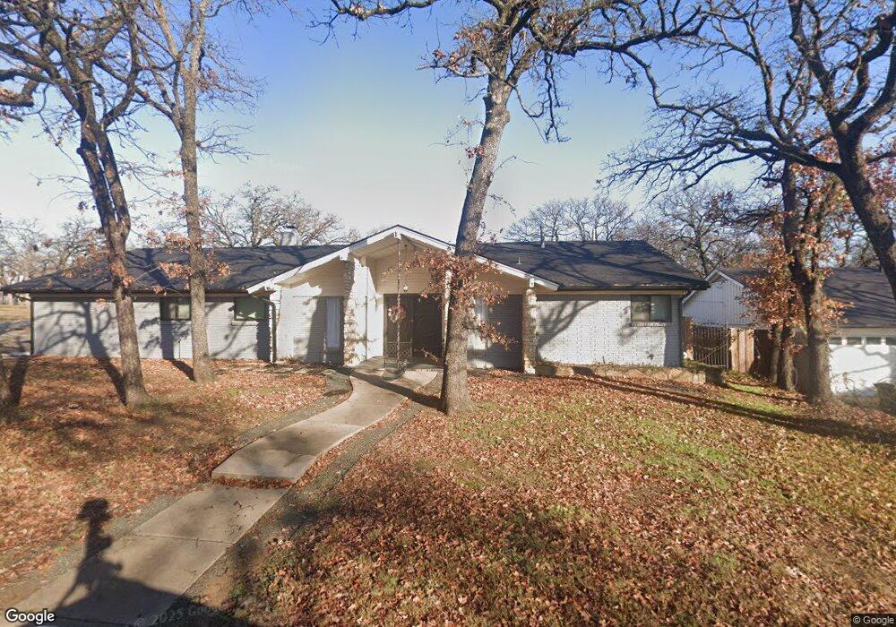 720 Thousand Oaks Ct, Hurst, TX 76054 - photo 1