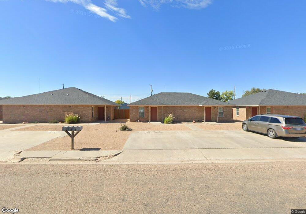 711 Oak Ave, Dumas, TX 79029 - photo 1