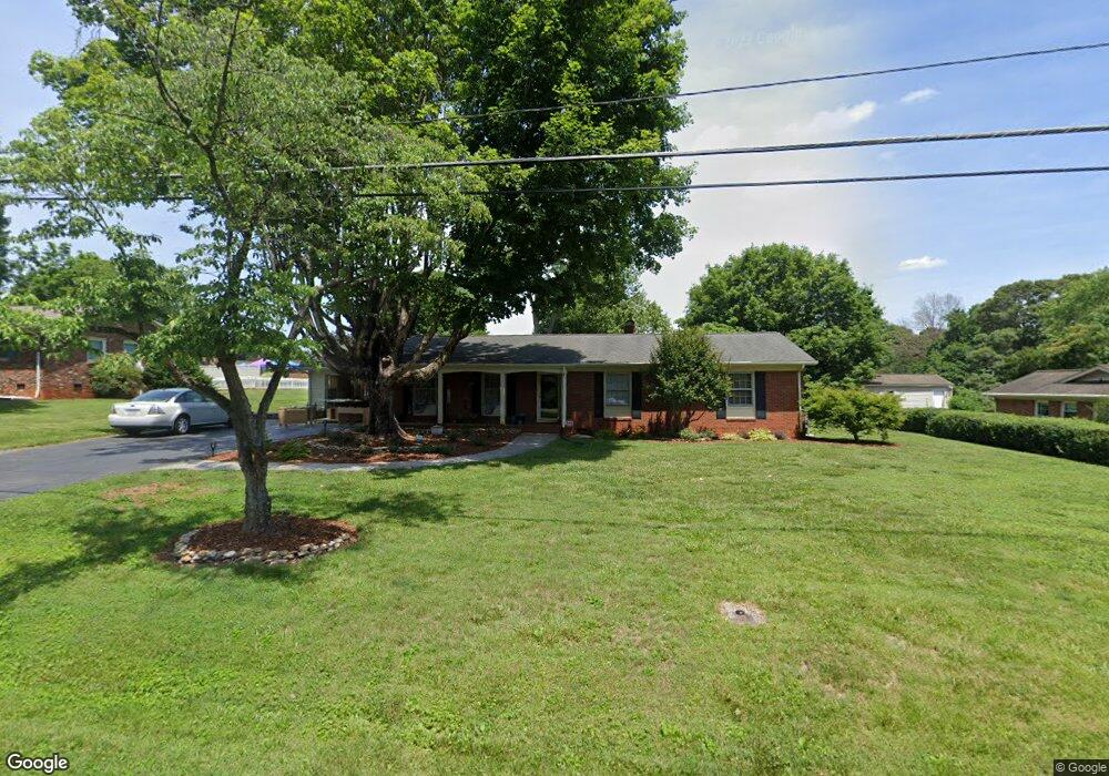 1506 Kenmore Dr, Statesville, NC 28625 - photo 1