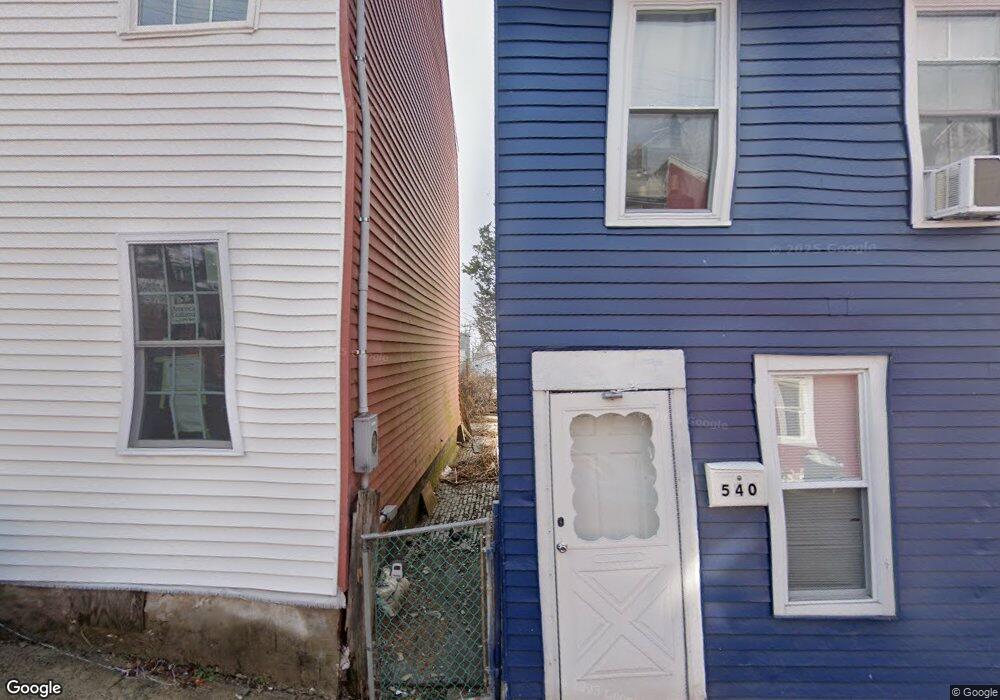 542 Maple St, Reading, PA 19602 - photo 1