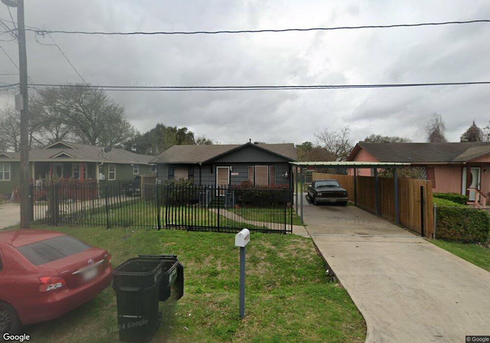 7723 Hanfro Ln, Houston, TX 77088 - photo 1