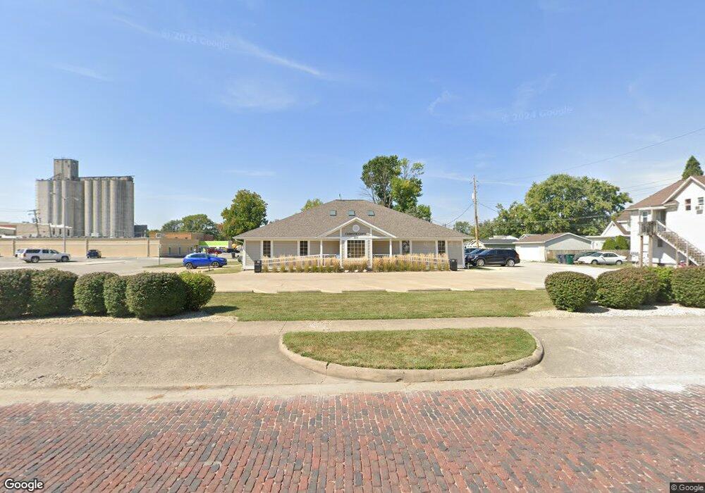 300 N Main St unit 1, Tuscola, IL 61953 - photo 1