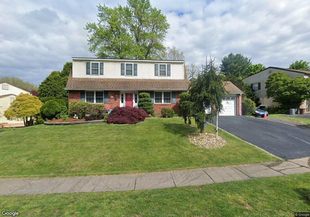 40 Dawn Rd, Levittown, PA 19056 - photo 1