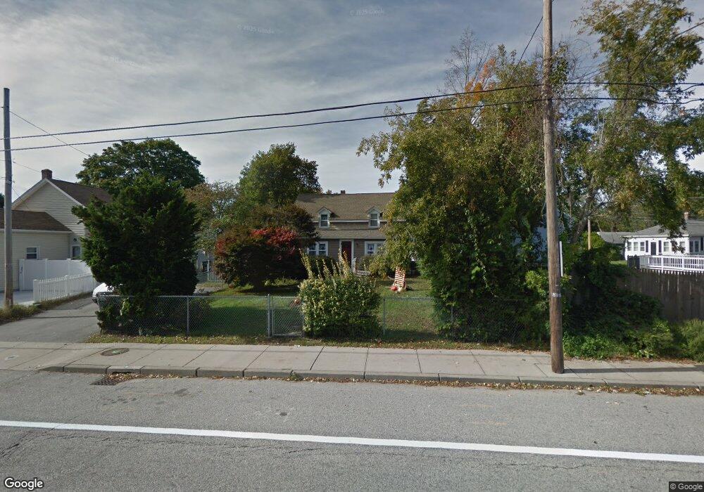 923 W Shore Rd, Warwick, RI 02889 - photo 1