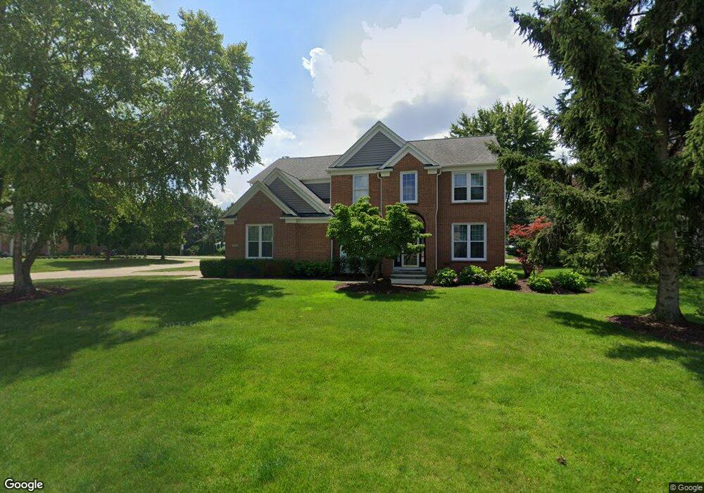 5339 Midchester Ct, West Bloomfield, MI 48324 - photo 1