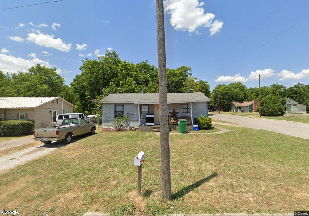 421 Fair Ave, Gainesville, TX 76240 - photo 1