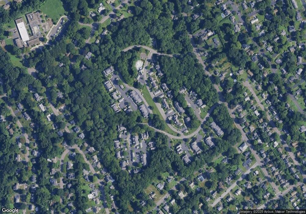 124 Roberton Crossing, Fairfield, CT 06825 - photo 1