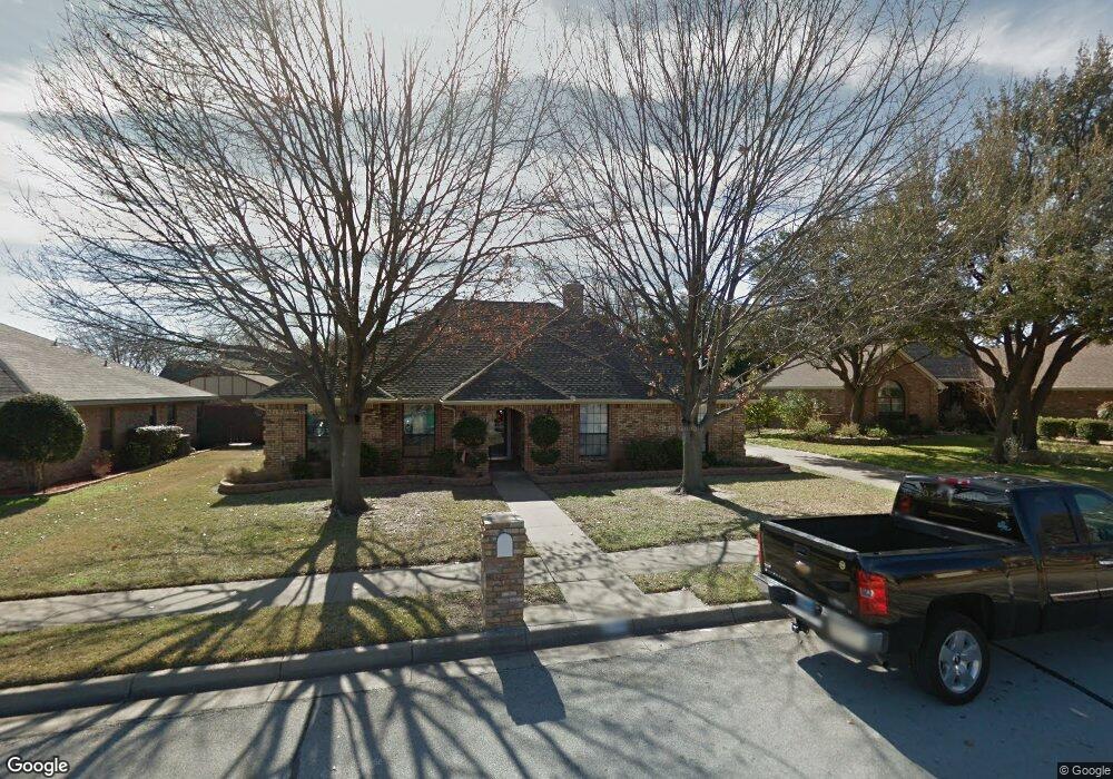 220 Carolyn Dr, Bedford, TX 76021 - photo 1