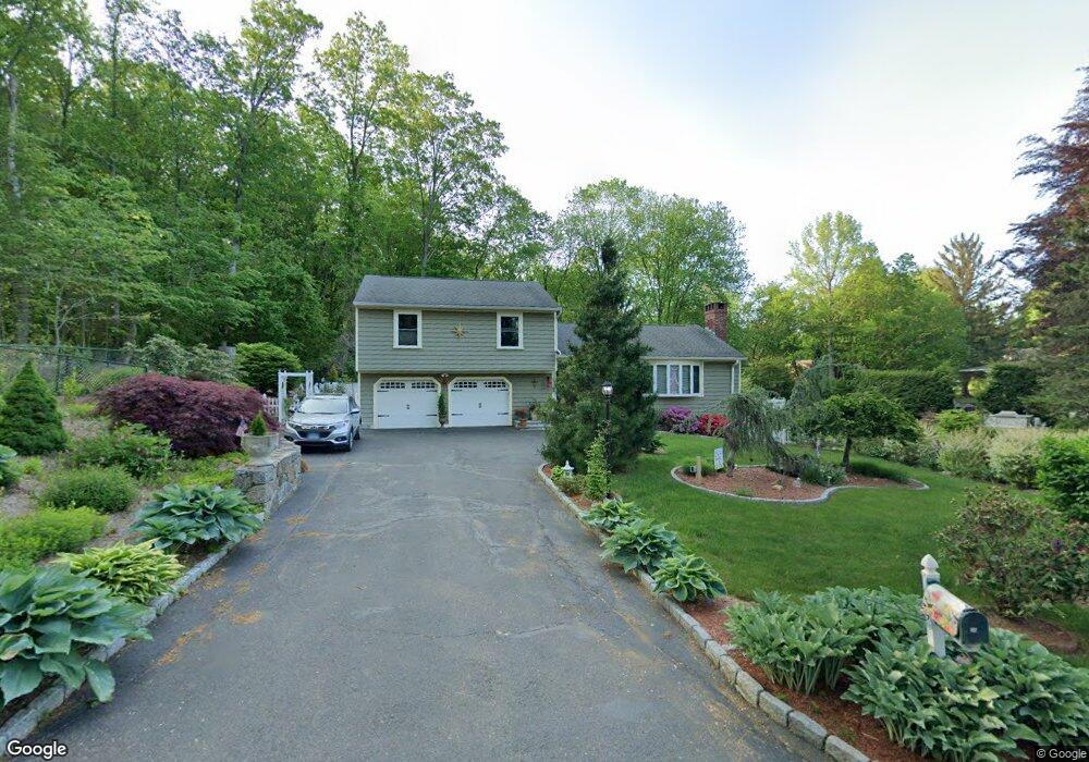 48 W Mischa Rd, Trumbull, CT 06611 - photo 1