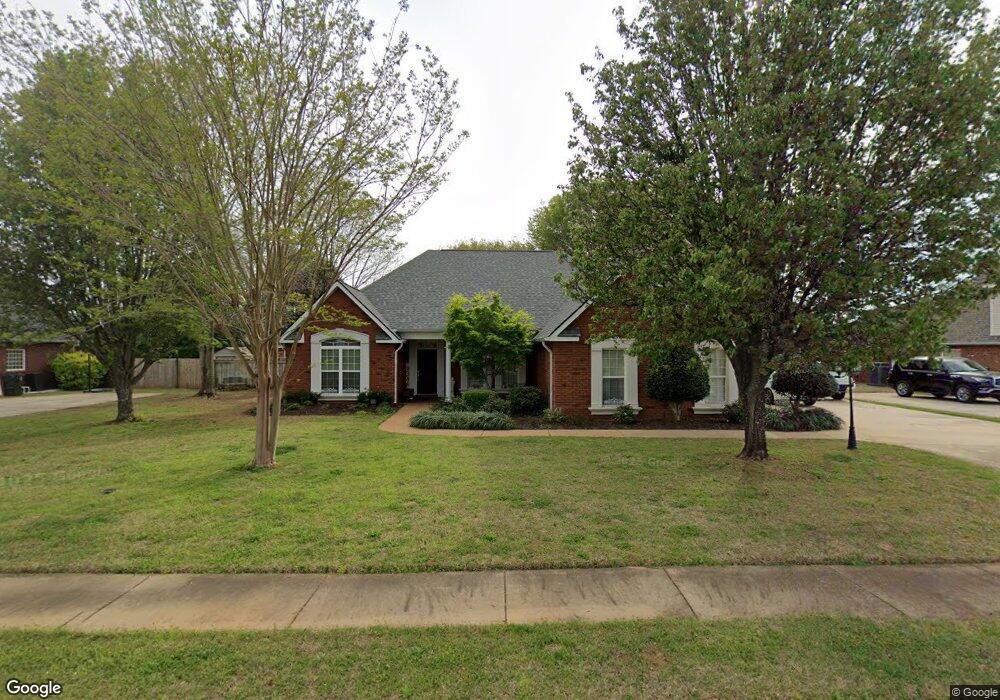 601 Twelve Oaks Dr, Warner Robins, GA 31088 - photo 1