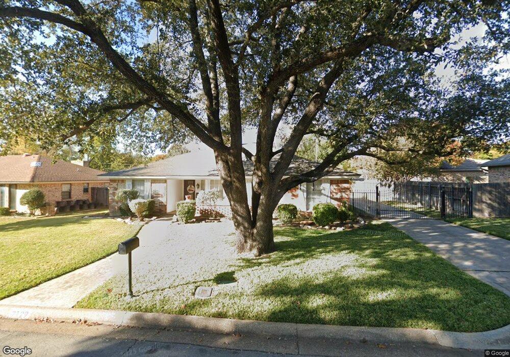 2129 Cannon Dr, Hurst, TX 76054 - photo 1