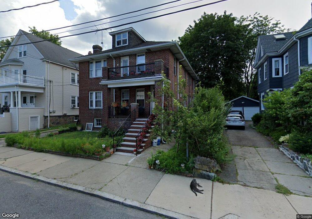 8 Lorette St, West Roxbury, MA 02132 - photo 1