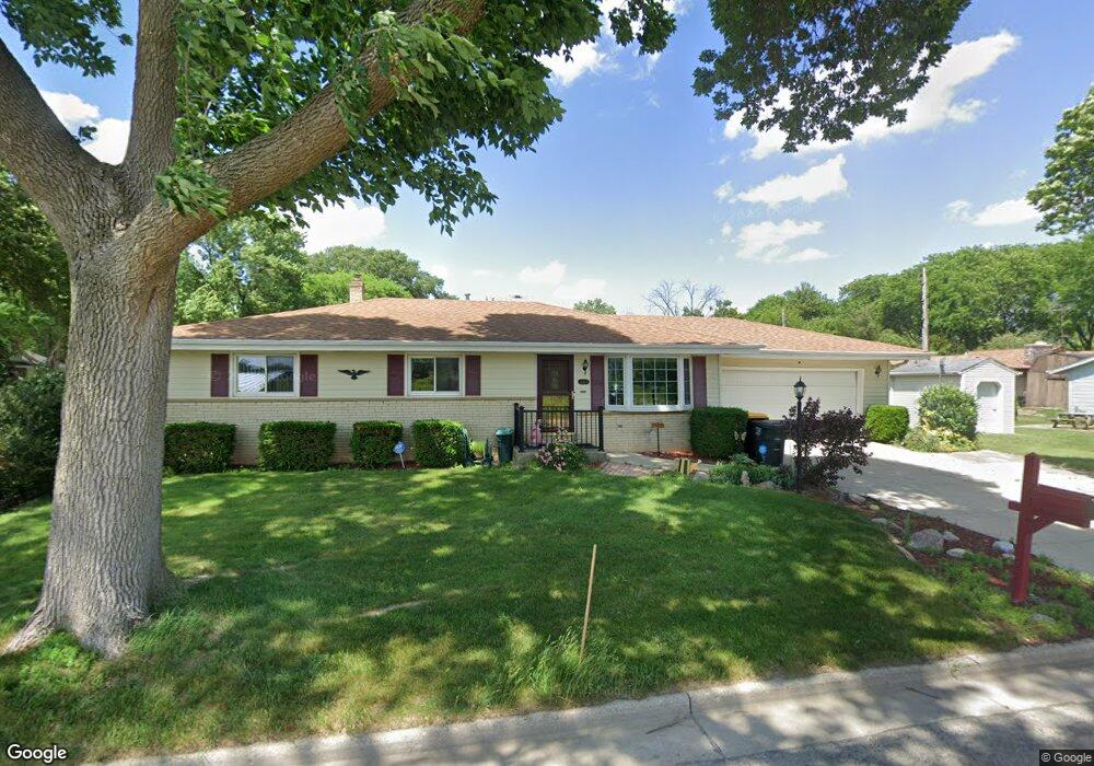 11424 W Gilbert Ave, Milwaukee, WI 53226 - photo 1