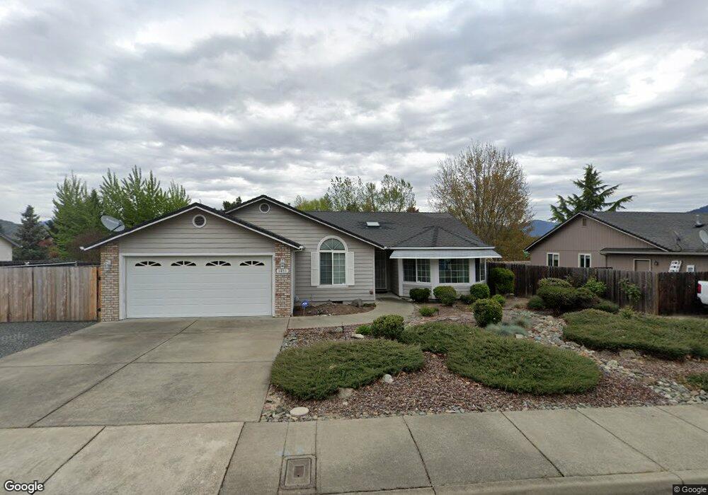 1611 W Harbeck Rd, Grants Pass, OR 97527 - photo 1