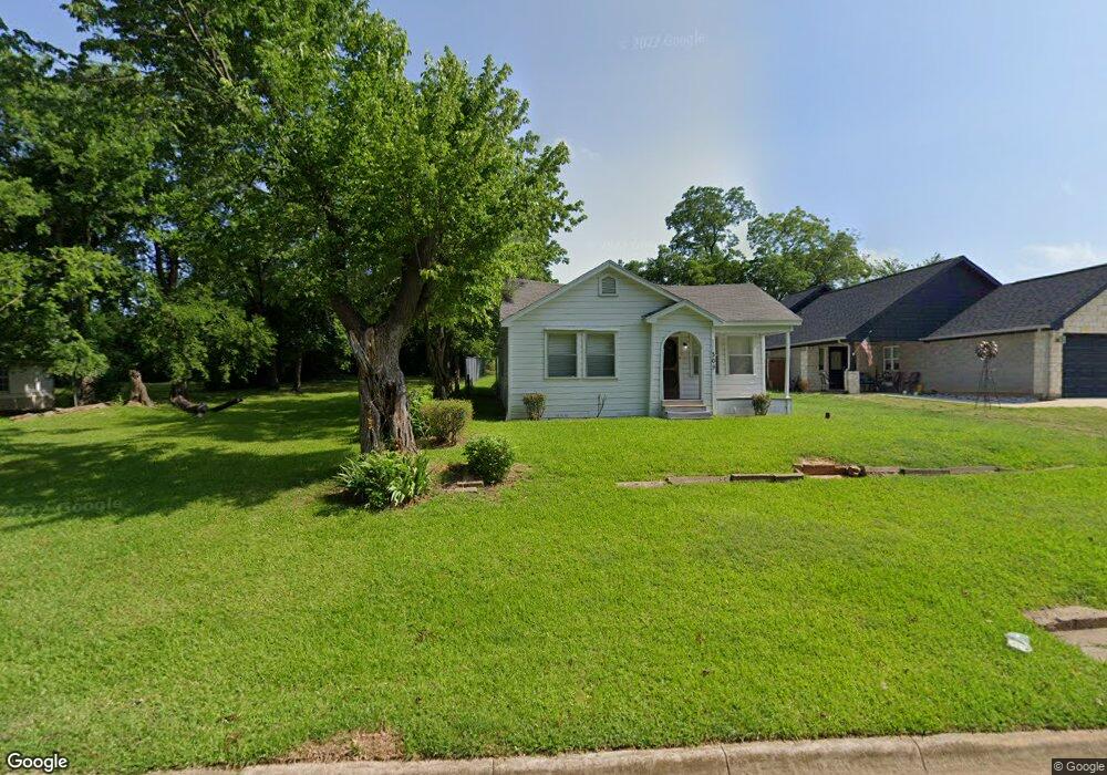 309 W Johnson St, Denison, TX 75020 - photo 1