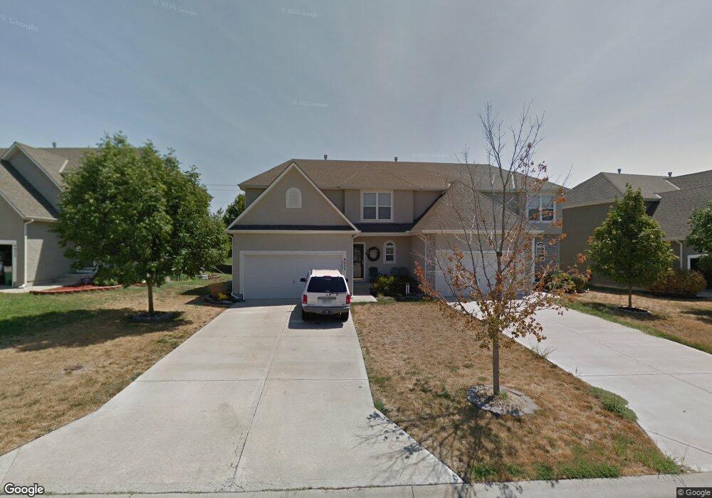 6027 Millbrook St, Shawnee, KS 66218 - photo 1