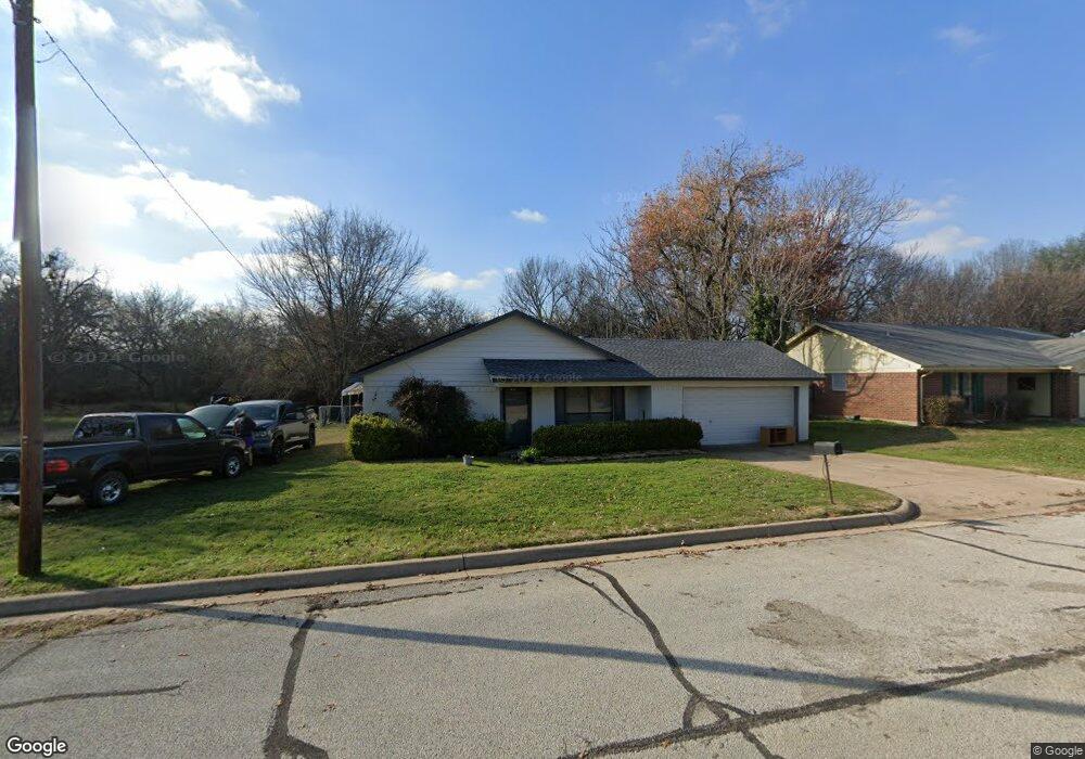 330 Cherry St, Weatherford, TX 76086 - photo 1