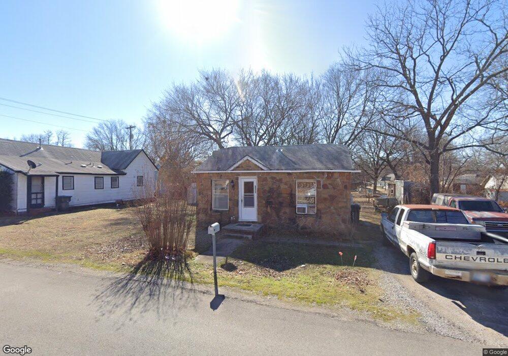 336 W Claremore St, Claremore, OK 74017 - photo 1