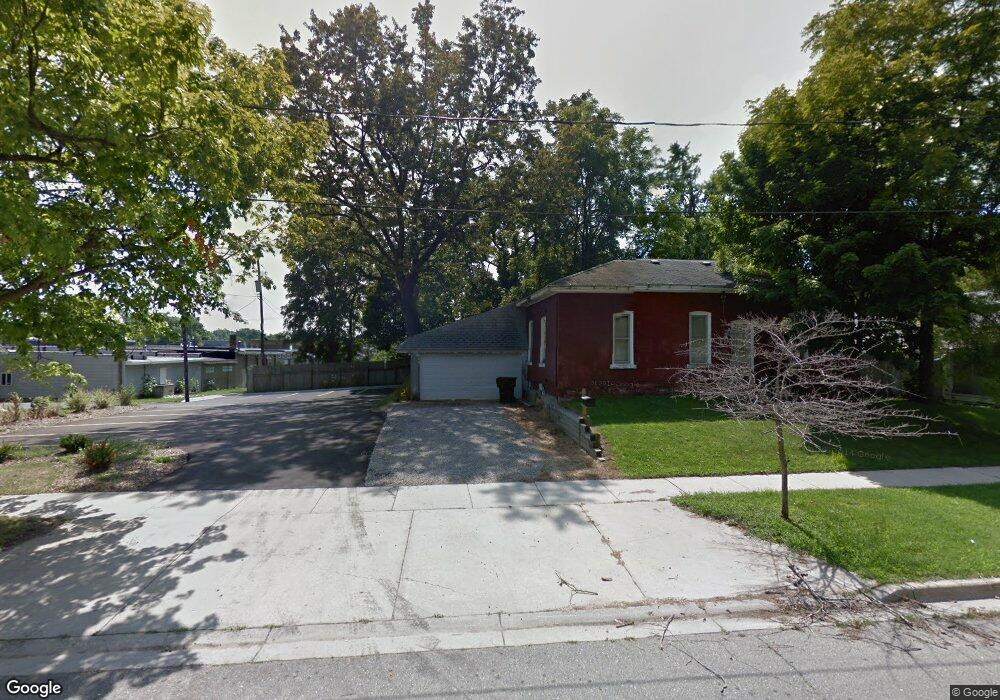 117 W Washington St, Grand Ledge, MI 48837 - photo 1
