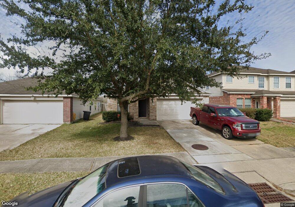 8827 Danbury Hollow Ln, Houston, TX 77075 - photo 1