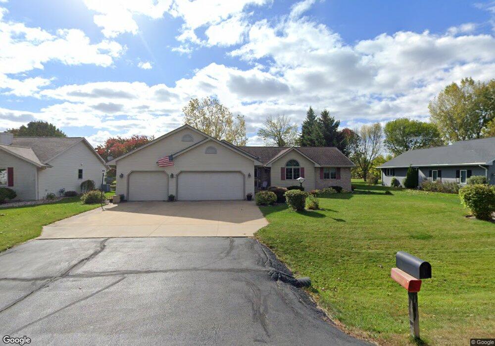 W5737 Hearthstone Dr, Appleton, WI 54915 - photo 1