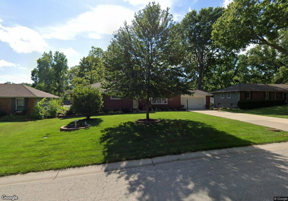 5014 Cody St, Shawnee, KS 66203 - photo 1