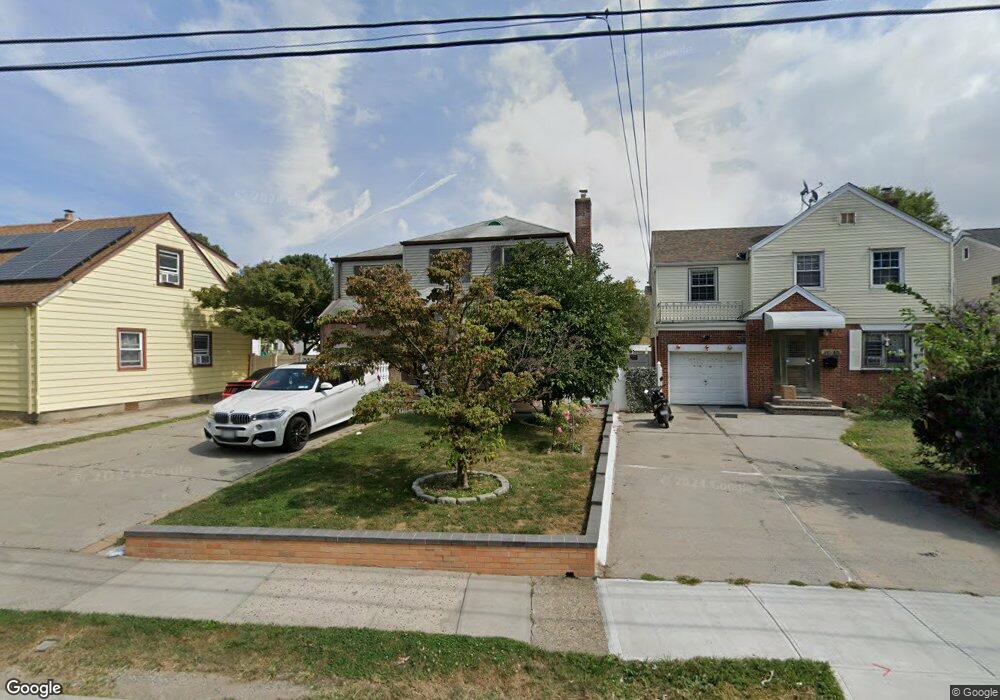 4715 164th St, Flushing, NY 11358 - photo 1