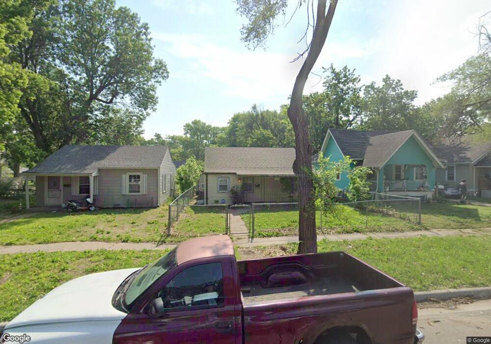 2028 SW Lane St, Topeka, KS 66604 - photo 1