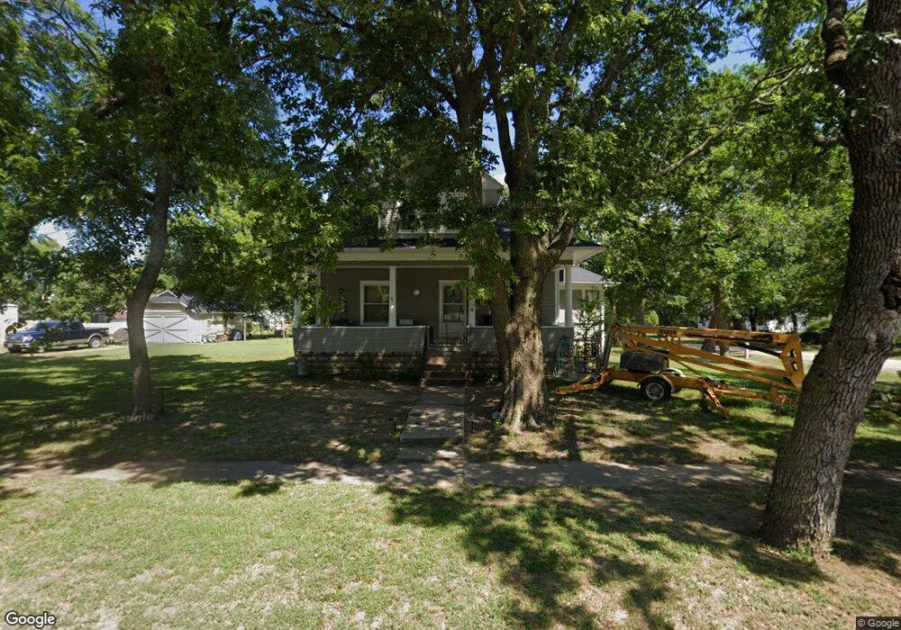 310 S Ridge St, Yates Center, KS 66783 - photo 1