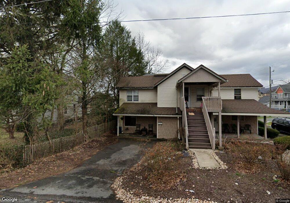 319 Walnut St, Peckville, PA 18452 - photo 1